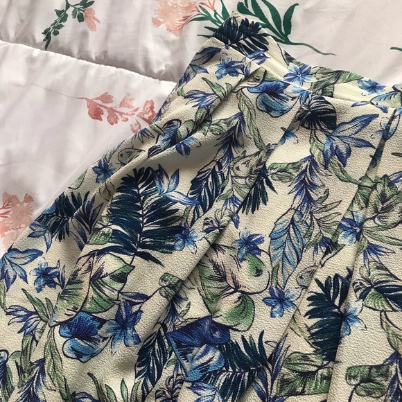 💙🦋 Printed Skirt - Picture 1 of 5